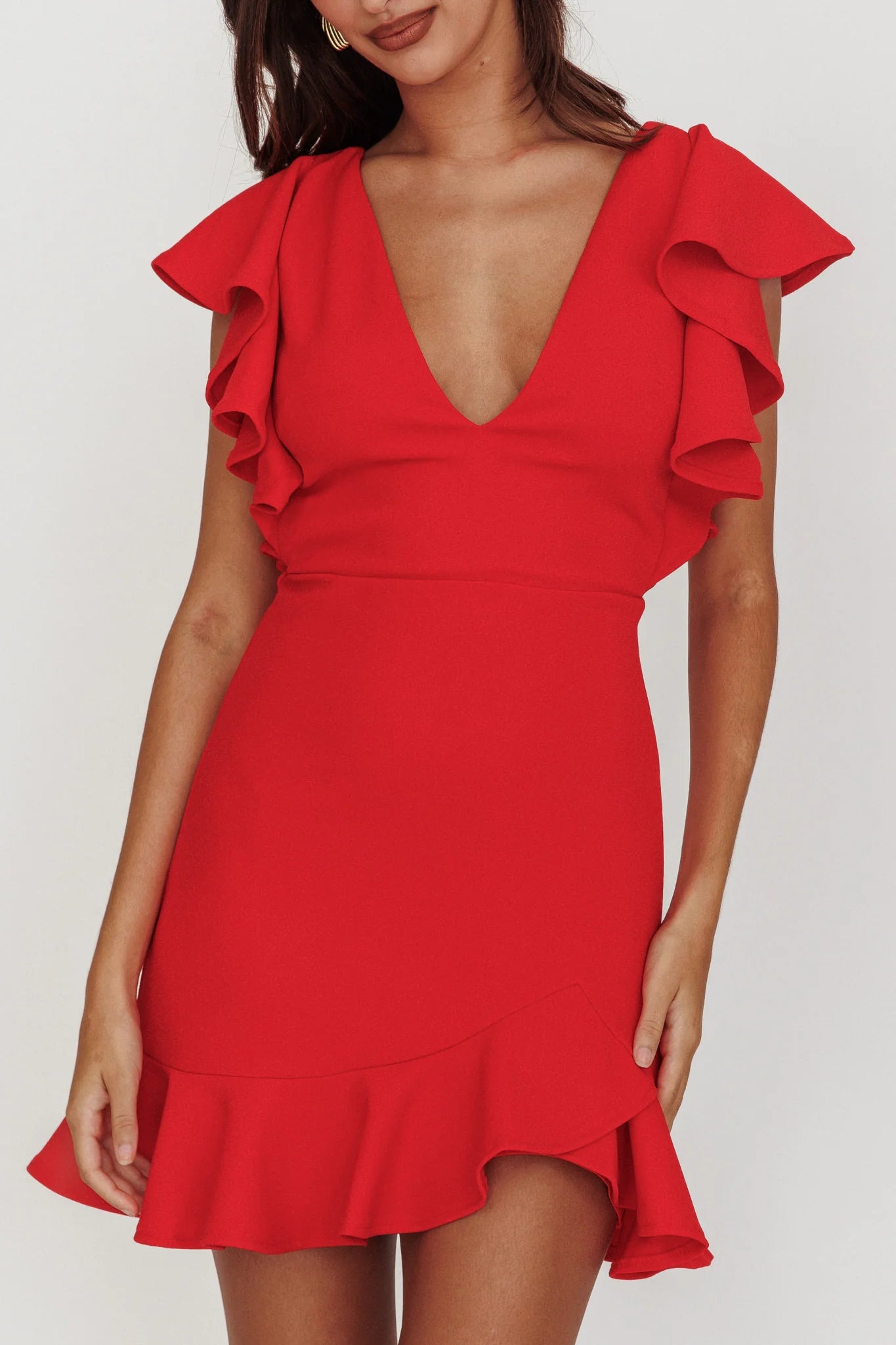 Cupid's Bow V-Neckline Ruffle Shoulder Bodycon Homecoming Dress